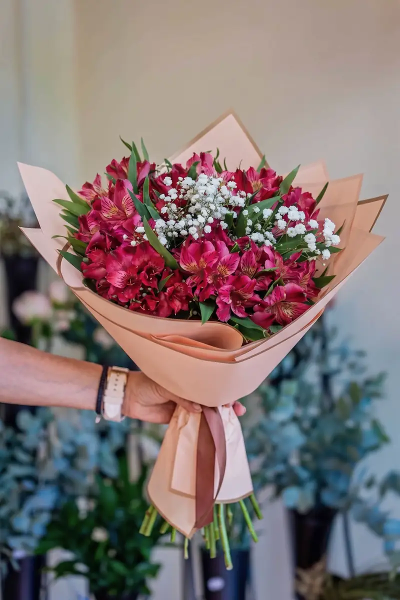 Buchet Eleganță Bordeaux